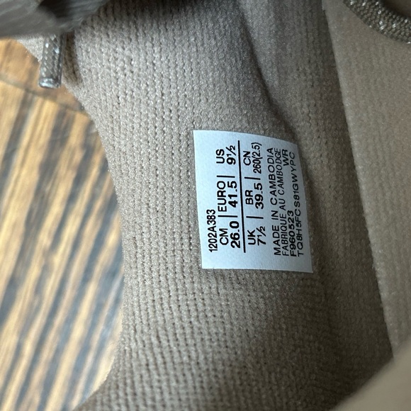 ASICS Gel-1090v2 NWT - Picture 4 of 8